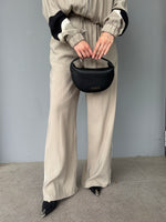 Pantalone con banda laterale