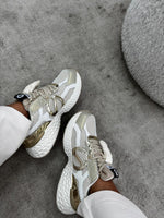 Sneaker traforata