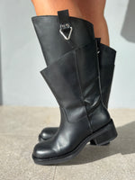 Stivale alto biker con dettaglio metallico