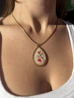 Collana vintage con fiori rossi