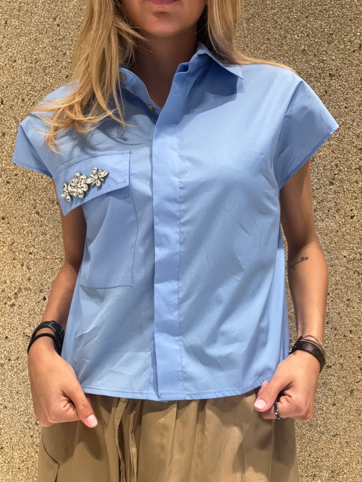 Camicia giromanica con applicazioni