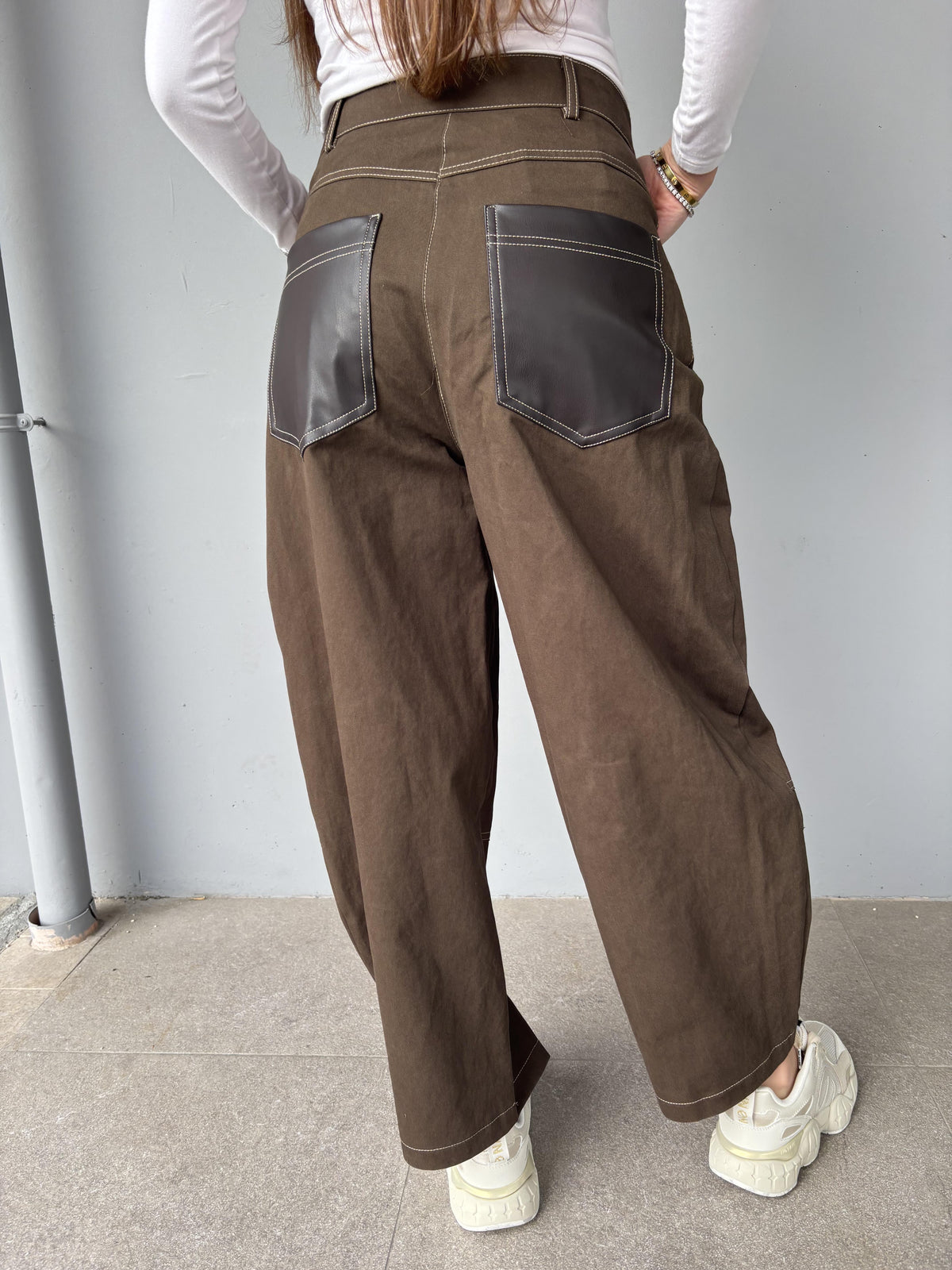 Pantalone worker con tasche in ecopelle