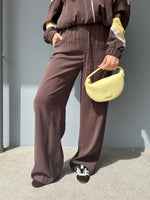 Pantalone con banda laterale