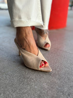 Mules in camoscio
