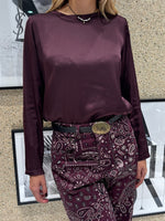 Blusa in satin stretch