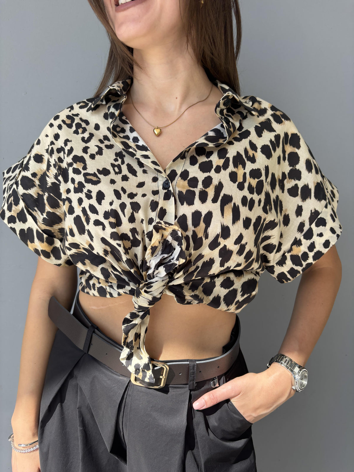 Camicia crop con nodo maculata