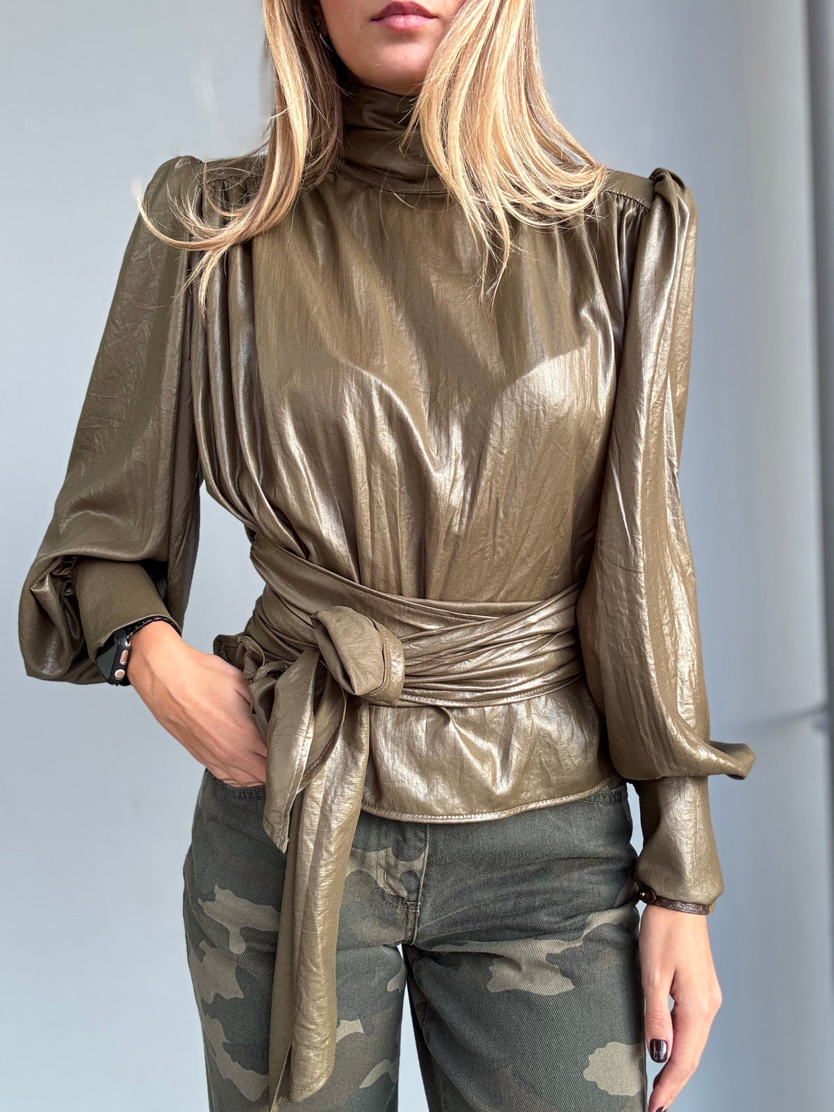 Blusa con spalline