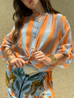 Camicia a righe larga