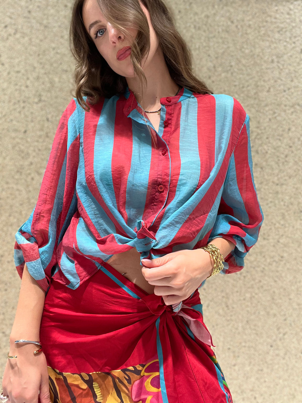 Camicia a righe larga