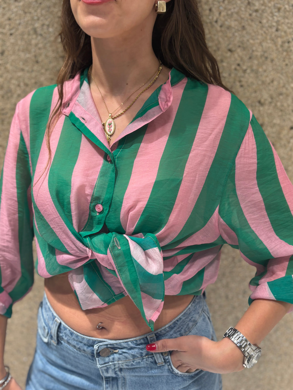 Camicia a righe larga