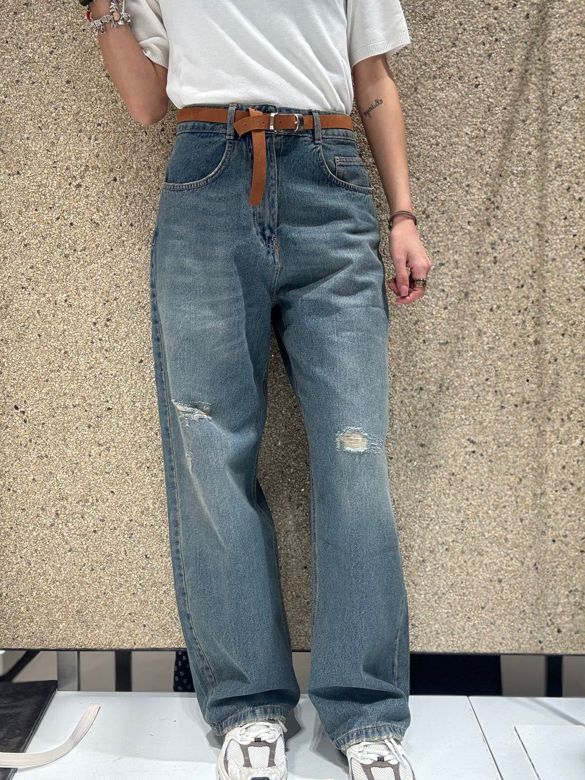 Jeans boyfriend con cintura