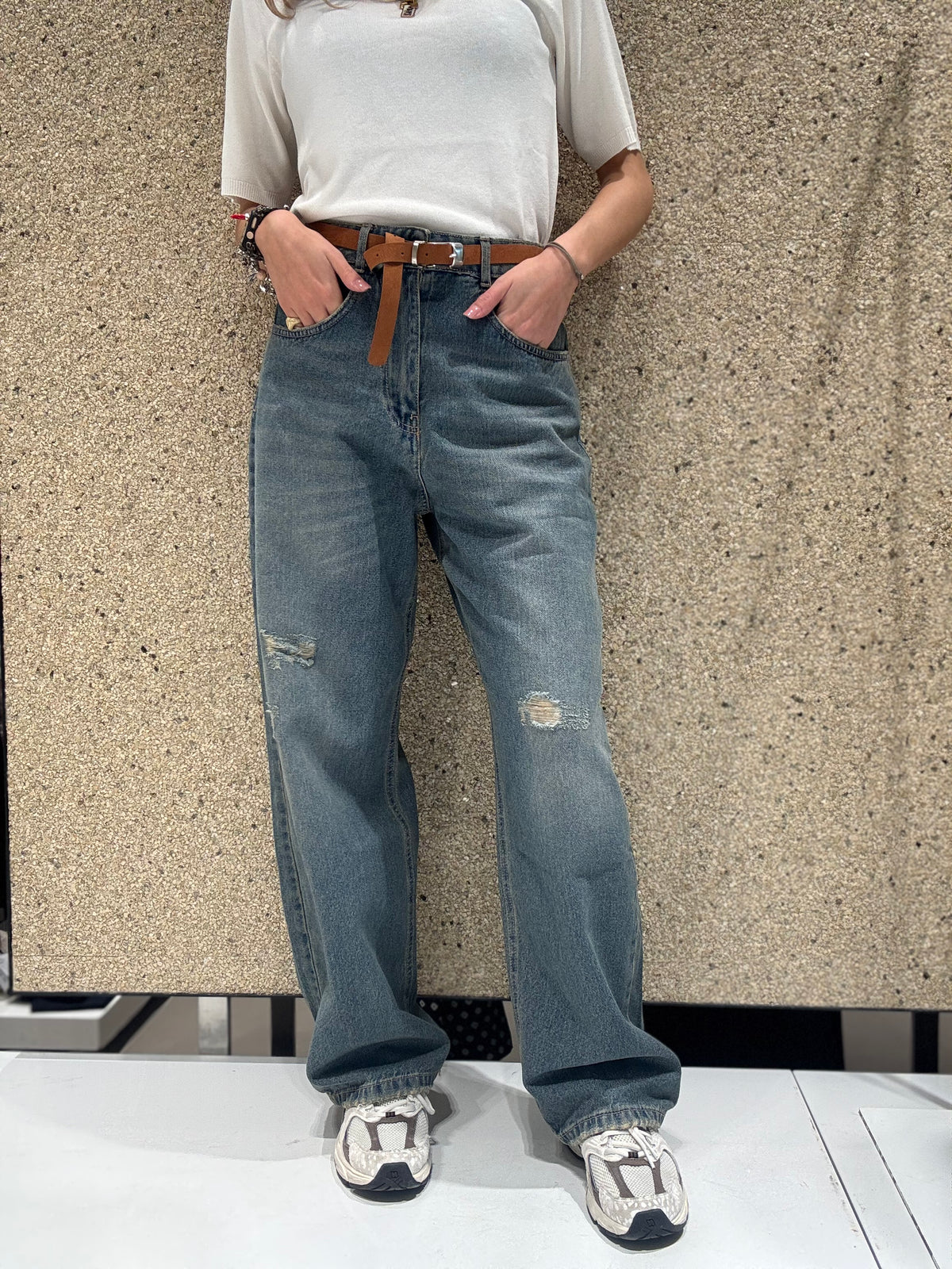 Jeans boyfriend con cintura