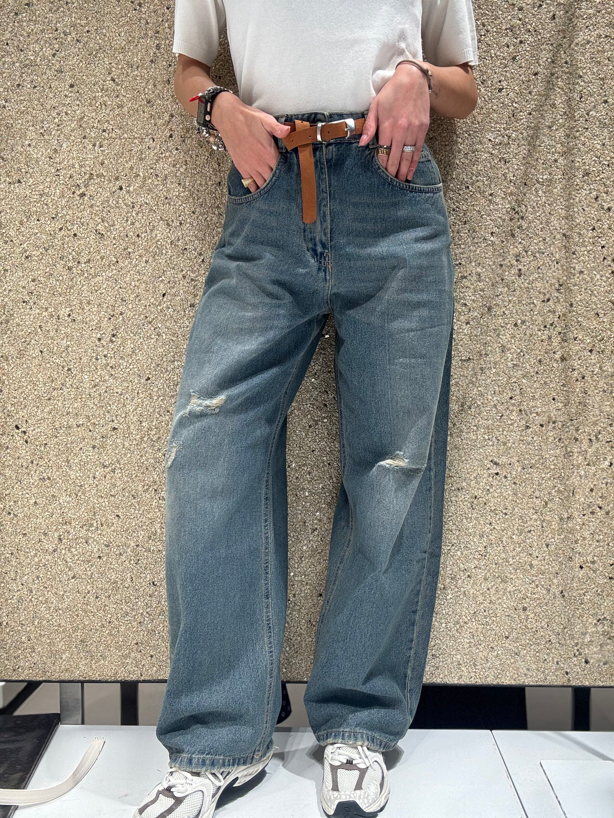 Jeans boyfriend con cintura