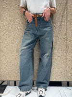 Jeans boyfriend con cintura