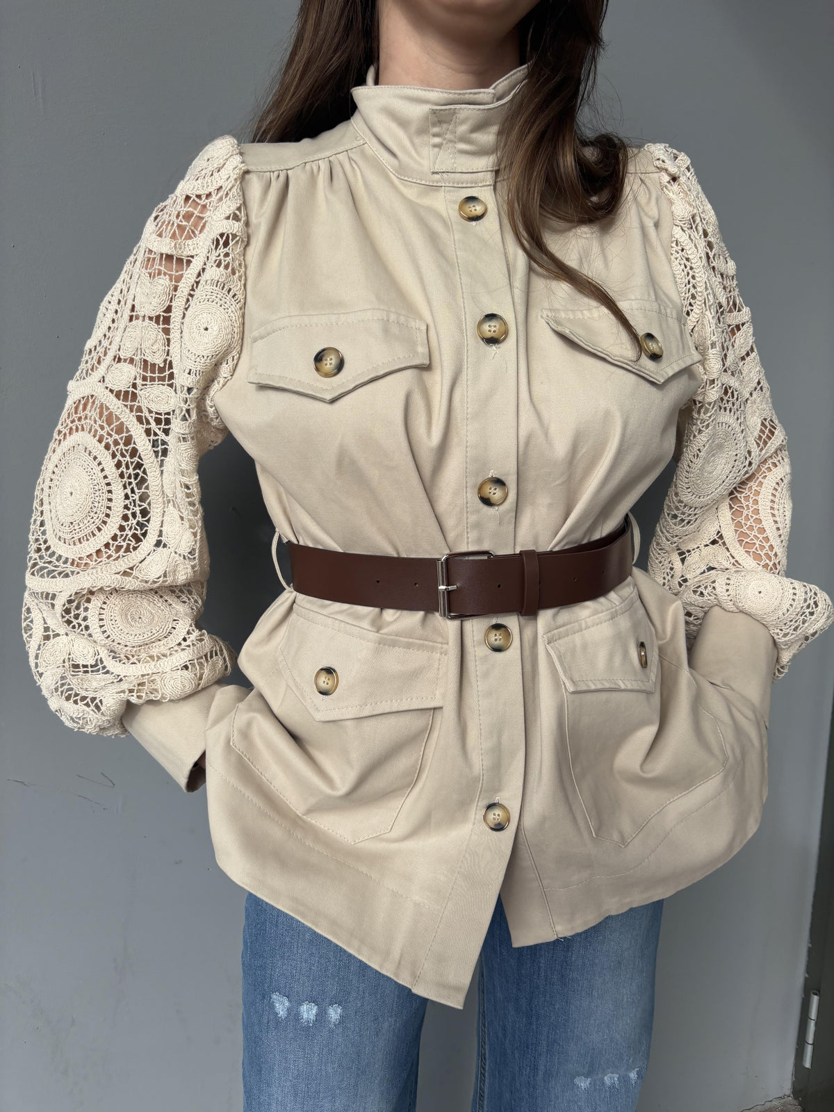 Sahariana con manica in pizzo