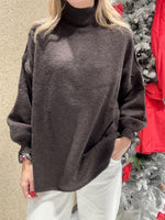 Maglia over collo alto