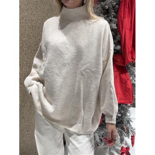 Maglia over collo alto