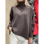 Maglia collo alto svasata