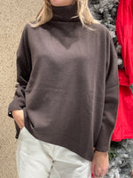 Maglia collo alto svasata