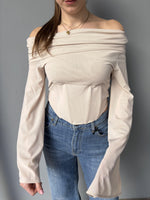 Bustino off-shoulder