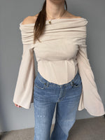 Bustino off-shoulder