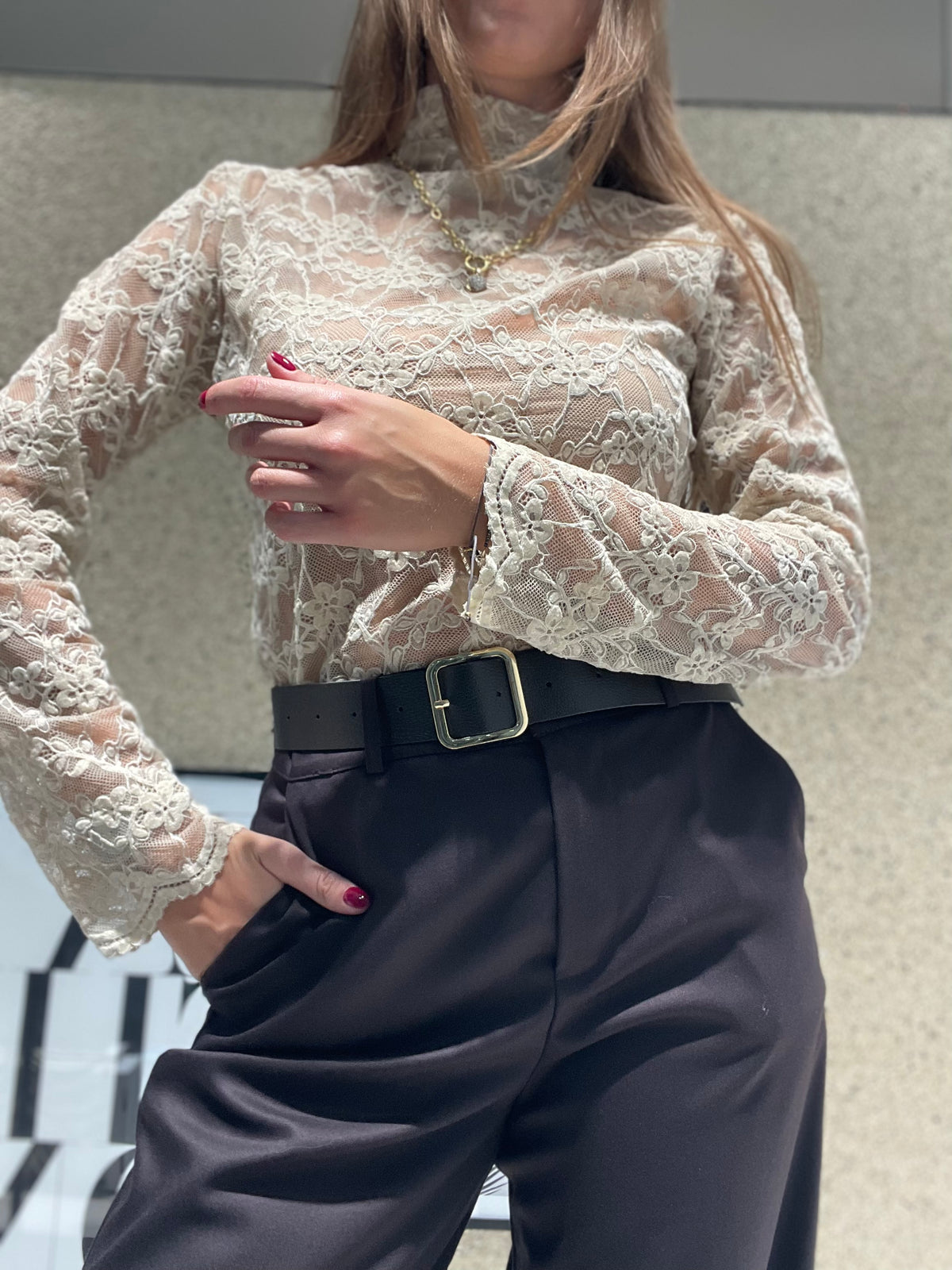 Dolcevita con bordo in pizzo