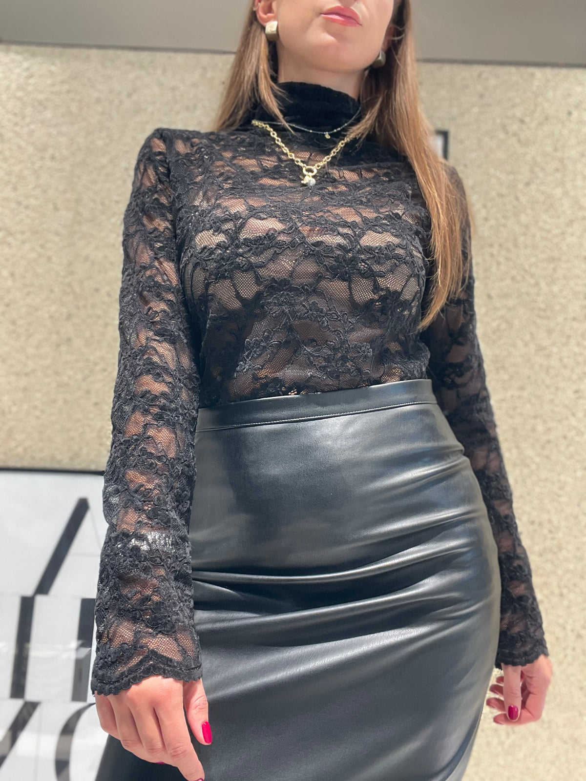 Dolcevita con bordo in pizzo