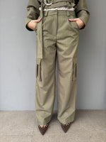 Pantalone con tasconi