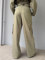 Pantalone con tasconi