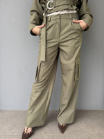 Pantalone con tasconi