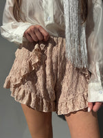 Shorts in pizzo