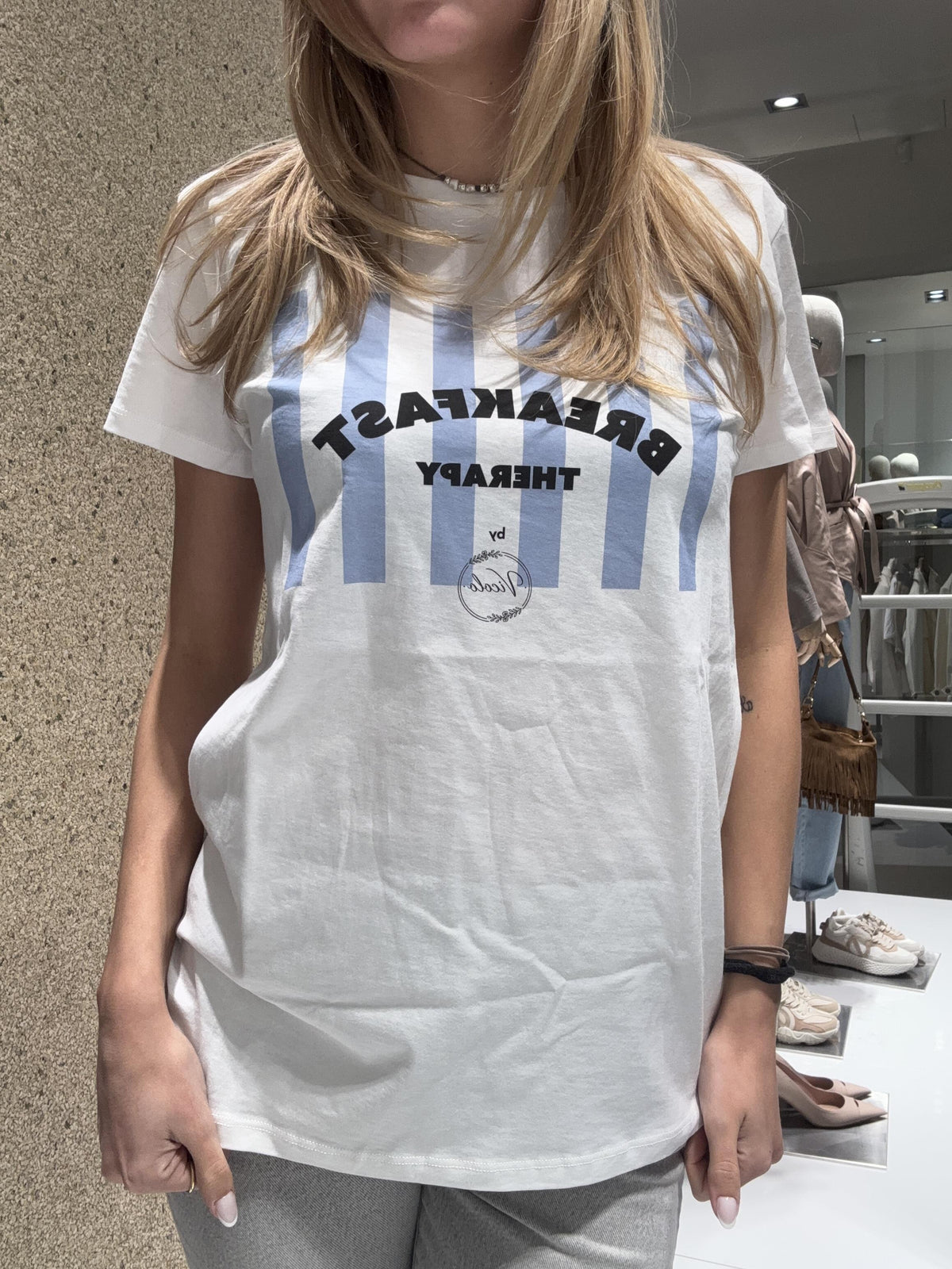 T-shirt "breakfast therapy"