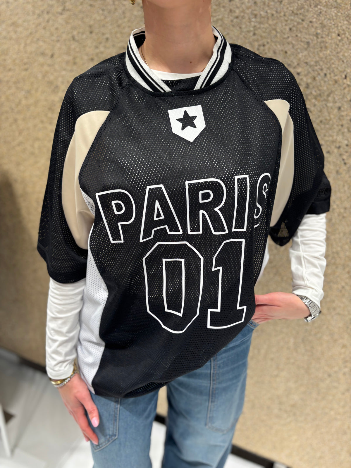 T-shirt over traforata