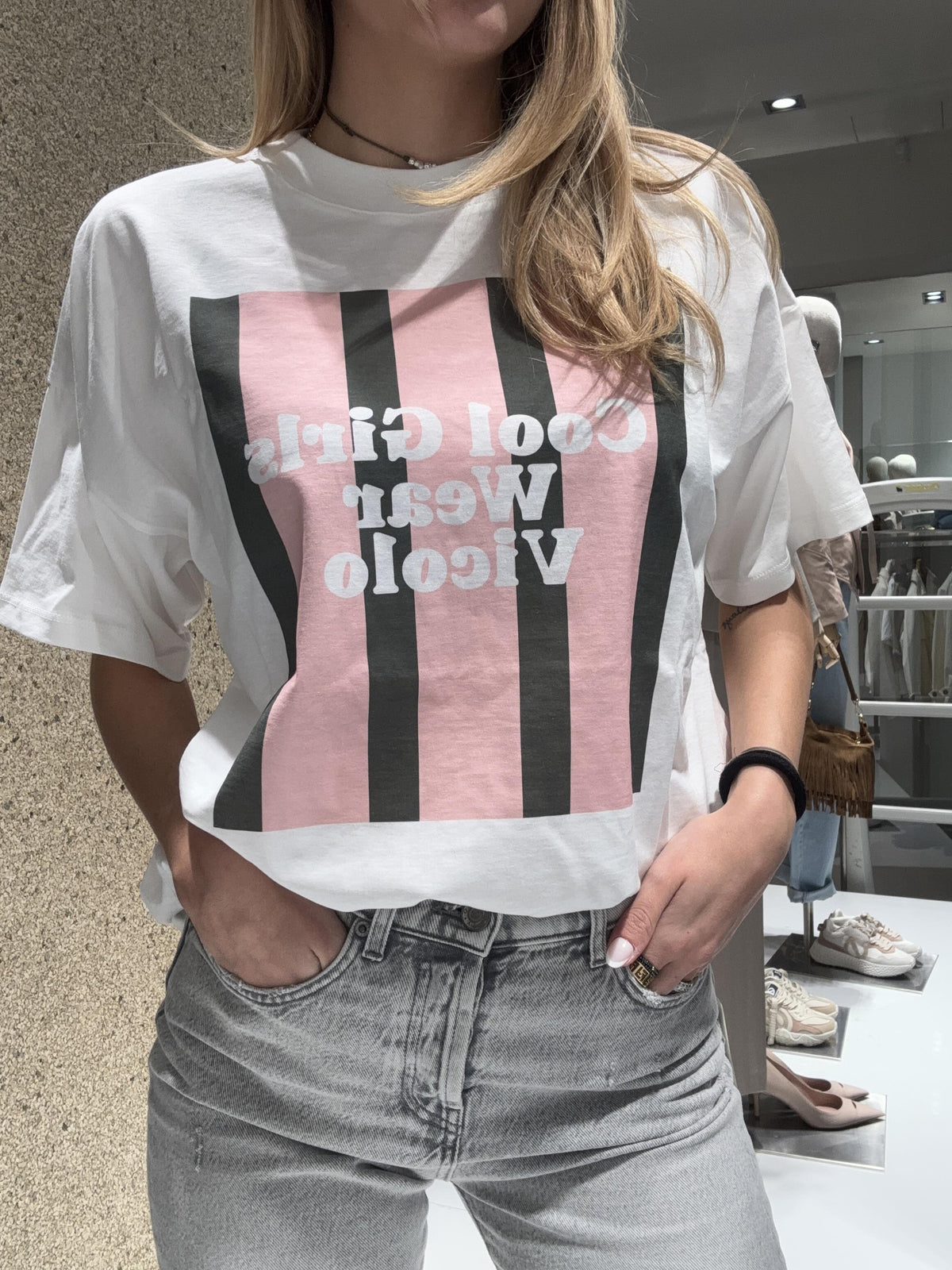 T-shir t "cool girls wear vicolo"