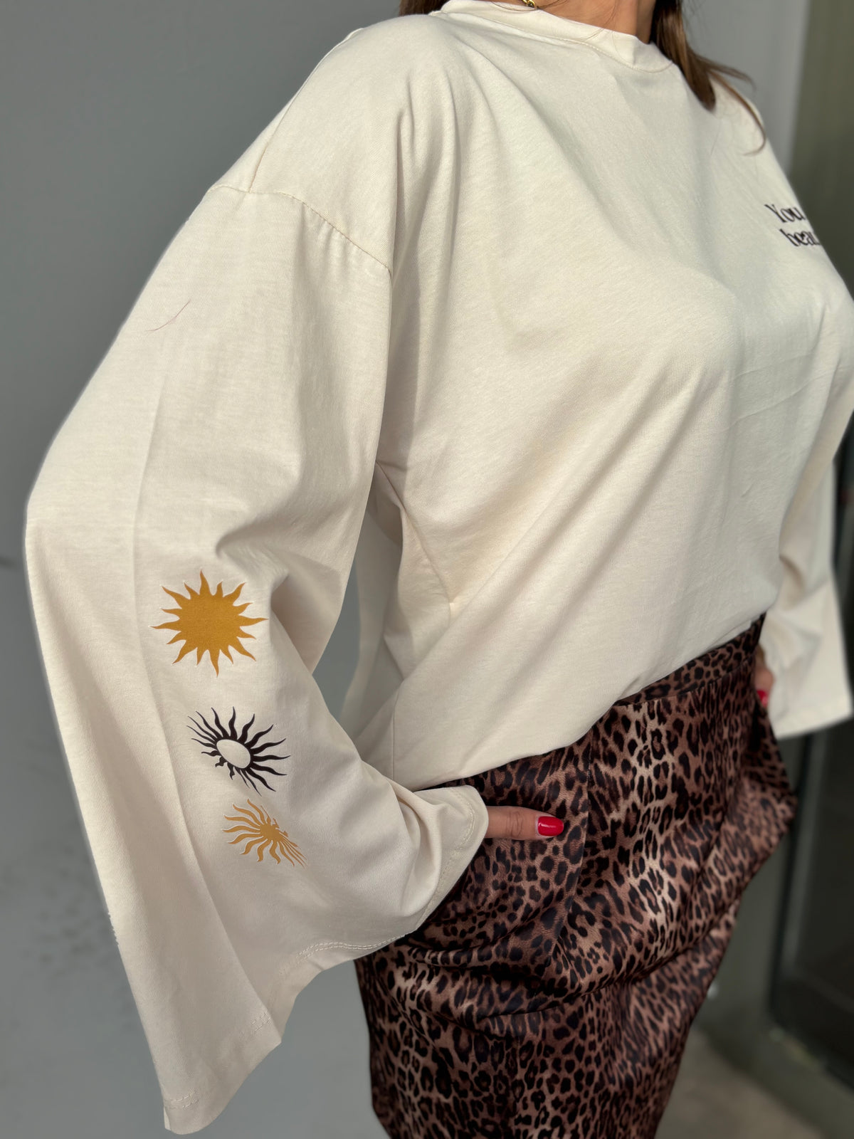 T-shirt manica svasata