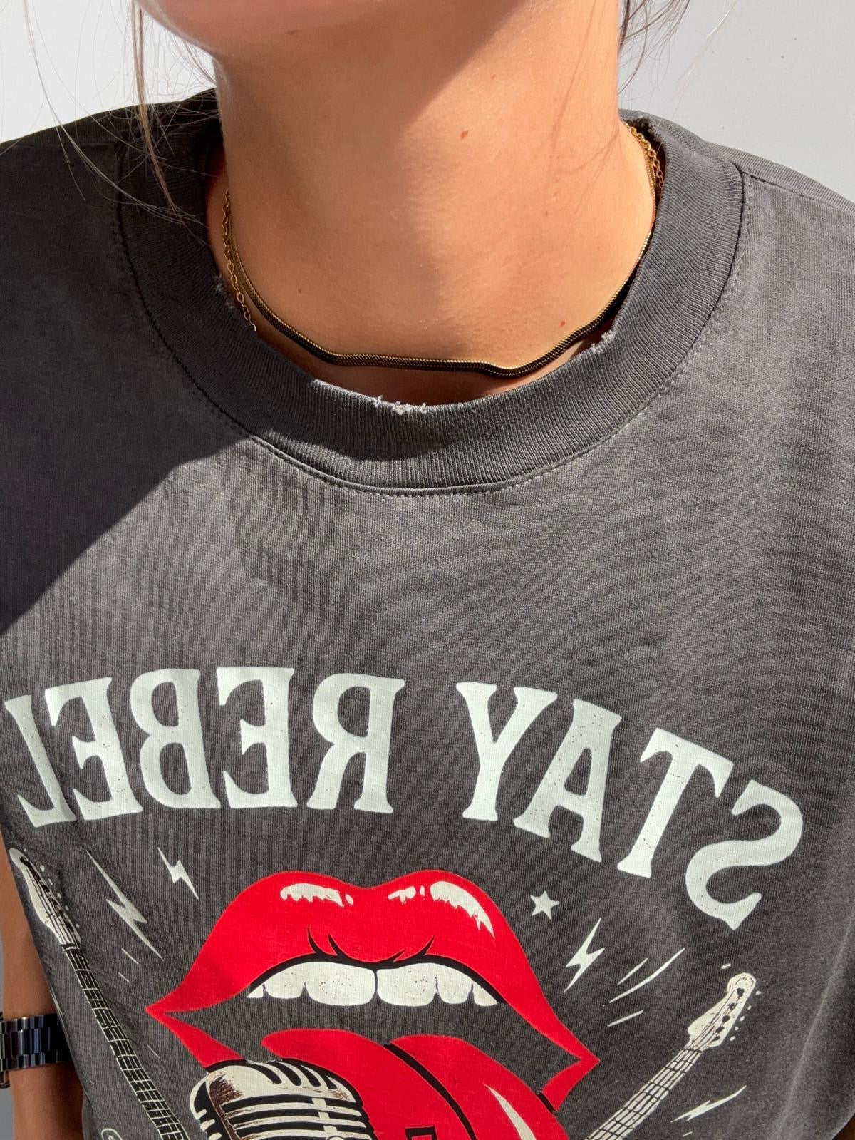 T-shirt stay rebel