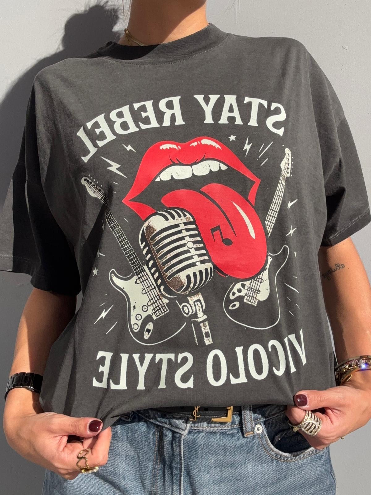 T-shirt stay rebel