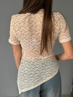 Maglia asimmetrica in pizzo