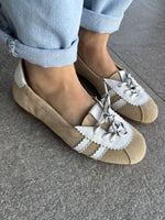 Ballerina in camoscio