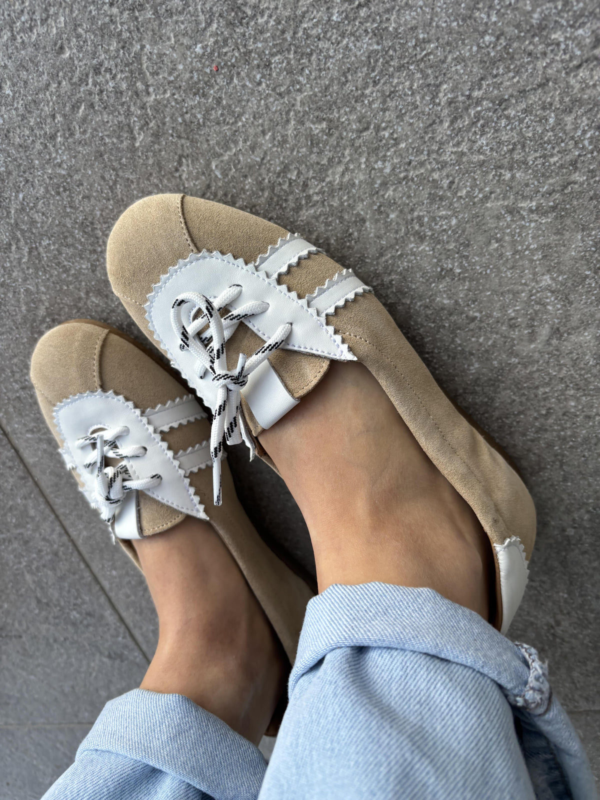 Ballerina in camoscio