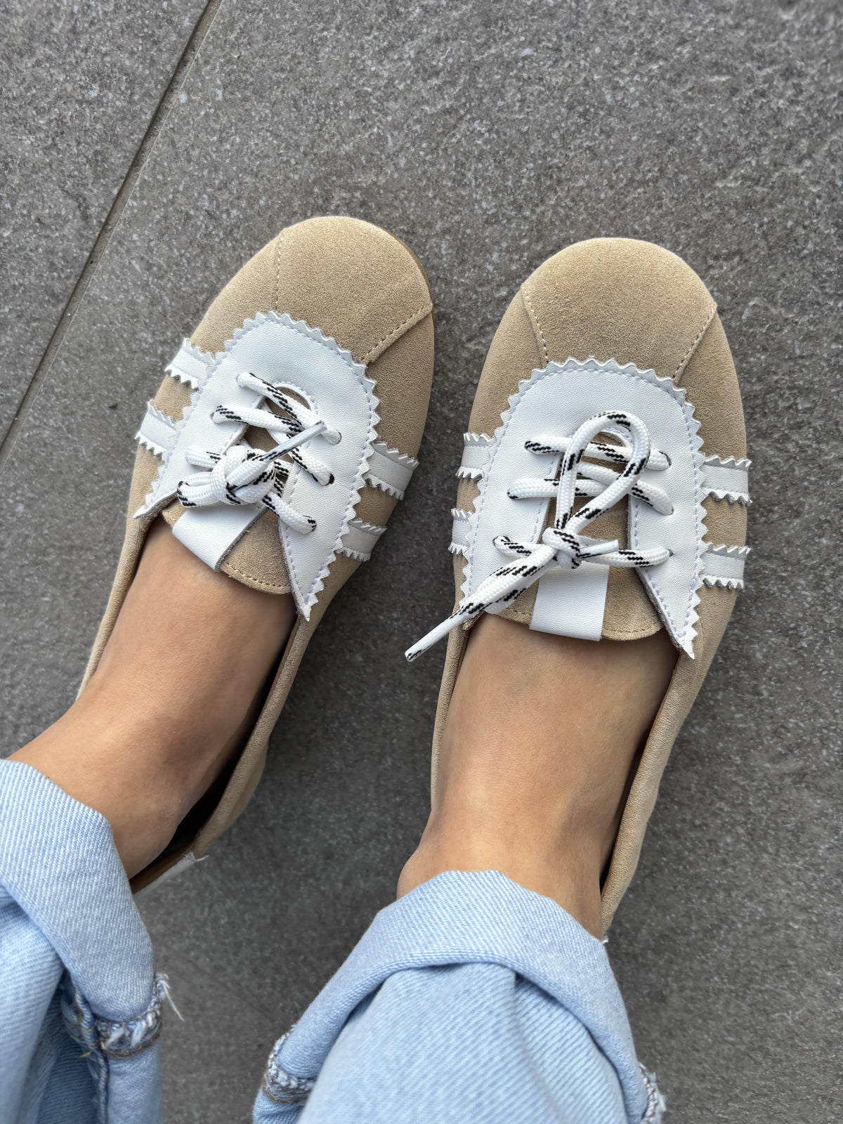 Ballerina in camoscio