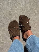 Mules in camoscio