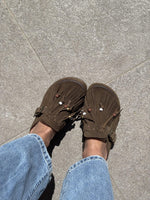 Mules in camoscio