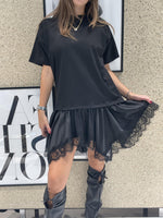 Abito in maglia con pizzo finale