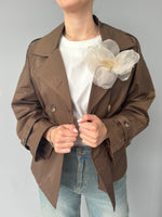 Trench con fiore