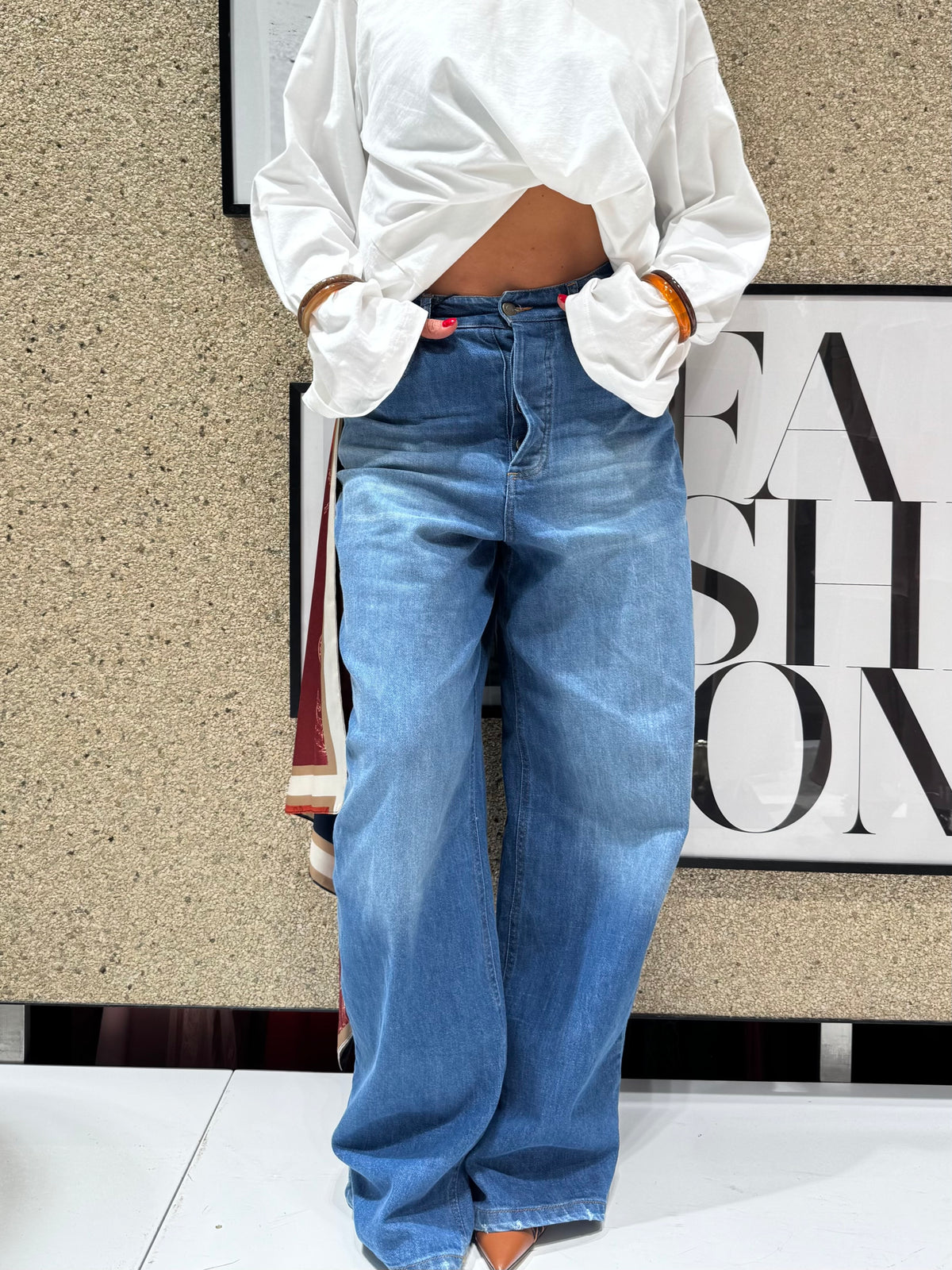Jeans palazzo con foulard